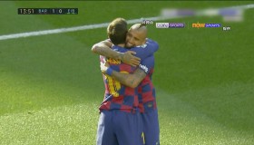 欧冠卫冕战：巴黎圣日耳曼遭遇伤病挑战，迎战巴萨压力山大